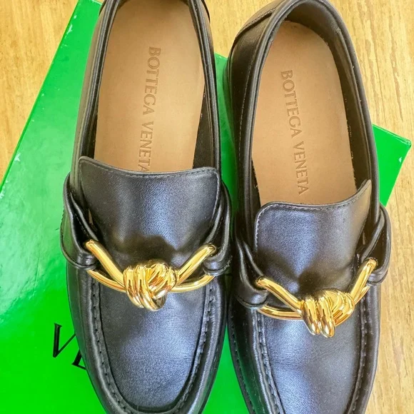 Bottega Veneta BRAND NEW Loafers with Gold Detailing size 37 - Picture 4 of 4